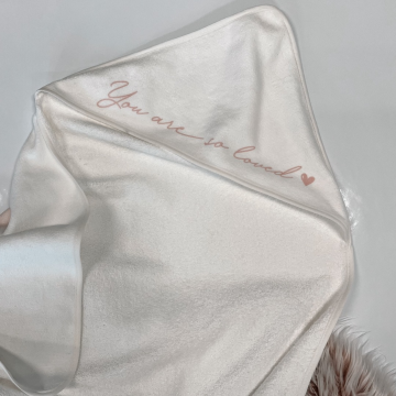 Badcape voor babys you are so loved met teddy beer en eigennaam 2 0