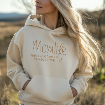 Dames hoodie momlife the perfect mix of chaos en love 0