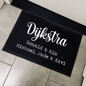 Deurmat met eigen achternaam en voornamen 0