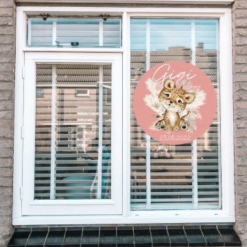 Geboorte raam sticker cheetah met eigennaam en geboortedatum pink
