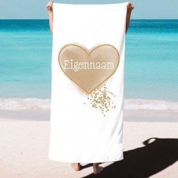 Handdoek voor kids met beige hart en naam 0