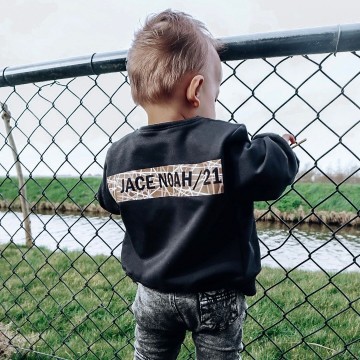 Joggingbomberjack met eigennaam en geboortejaar 0