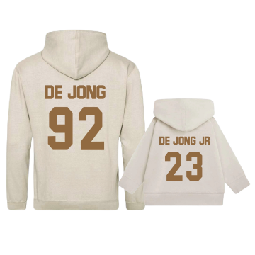 Matching hoodies voor vader en kind met achternaam en geboortejaar