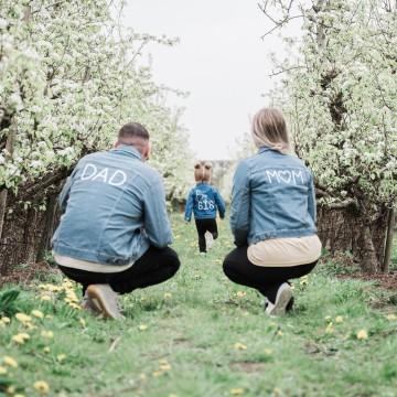 Set spijkerjassen zwangerschaps bekendmaking dad mom en big sis 2 0