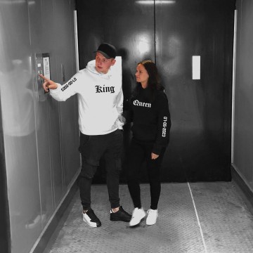 Setje hoodies voor koppels king en queen met eigen datum 0