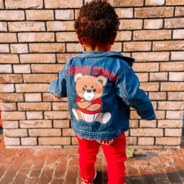 Spijkerjasje voor babys en kids met eigennaam en beer 0