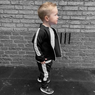 Trainingspakje voor babys en kids met eigennaam 4 0