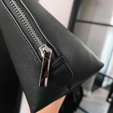 Zwarte toilettas met eigennaam 2