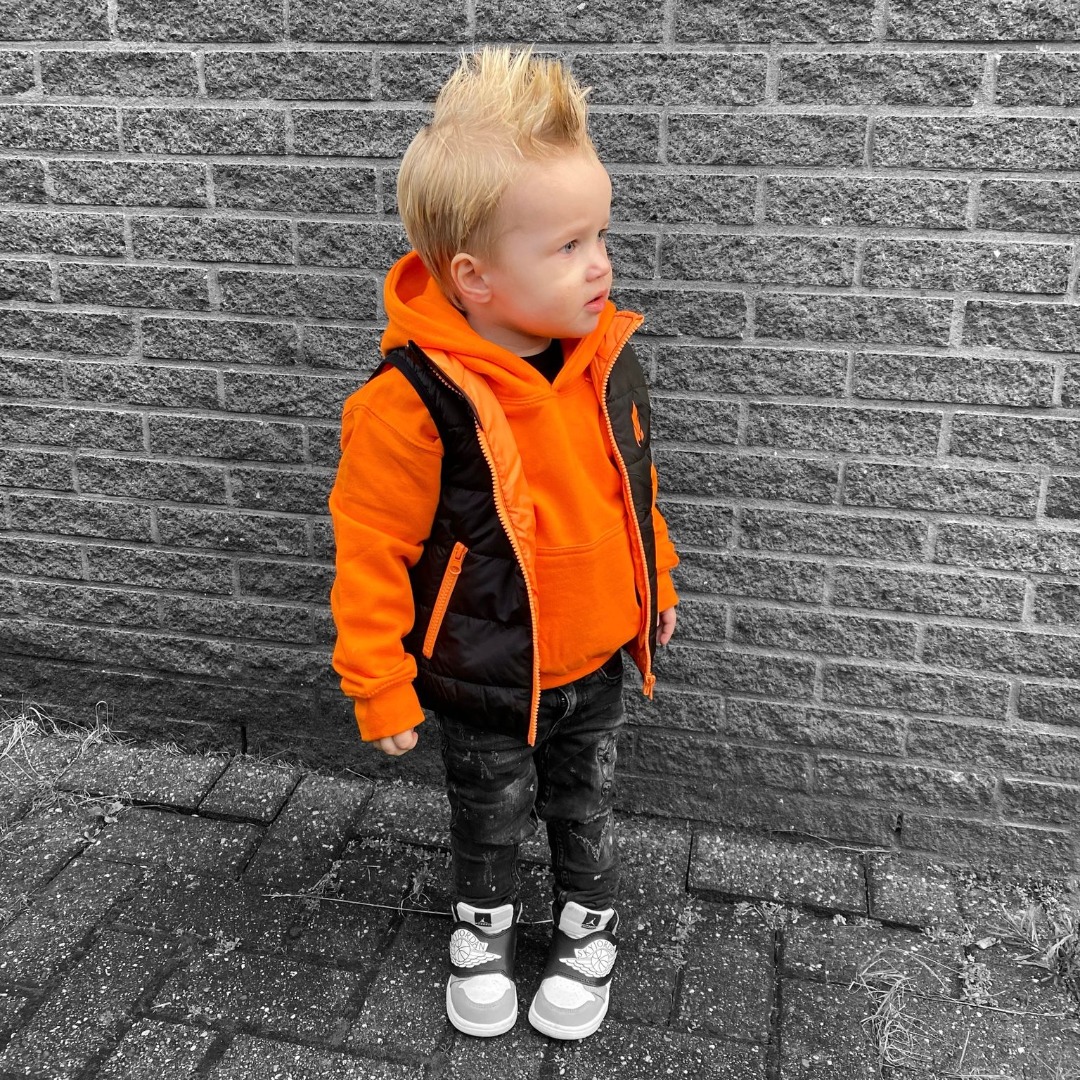 voor kinderen this boy is on fire - Vestjes en Jasjes - Stickers, tekstborden, kinderkleding en babyartikelen op Livingstickers.nl